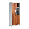 Moderne Kast met Houten Deuren en Open Planken