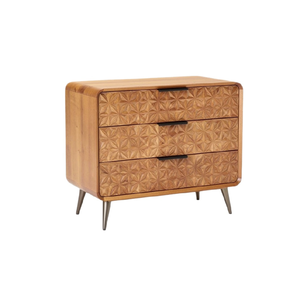 Moderne houten ladekast met gegraveerde fronten en metalen poten.