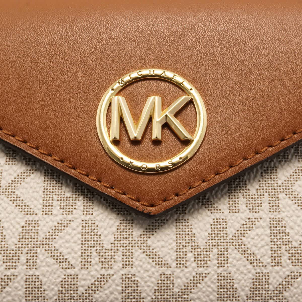 Michael Kors Ladies Sizeignature Logo Carmen Medium Envelope Tri-Fold Wallet - Vanilla/Acorn