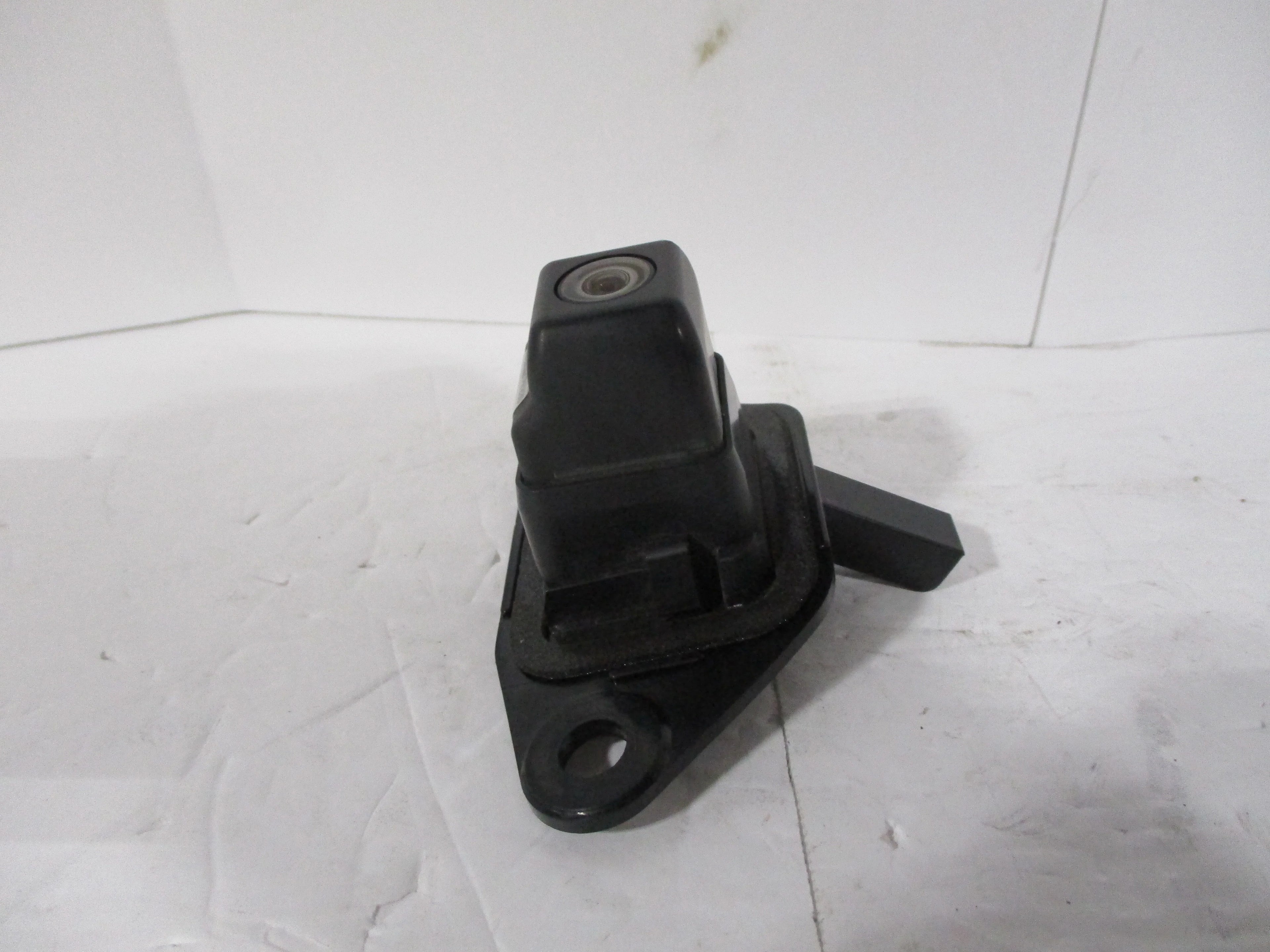 Pre-Owned 09 10 11 12 13 Toyota Highlander Rear View Backup Camera Liftgate Mounted OEM (Good)