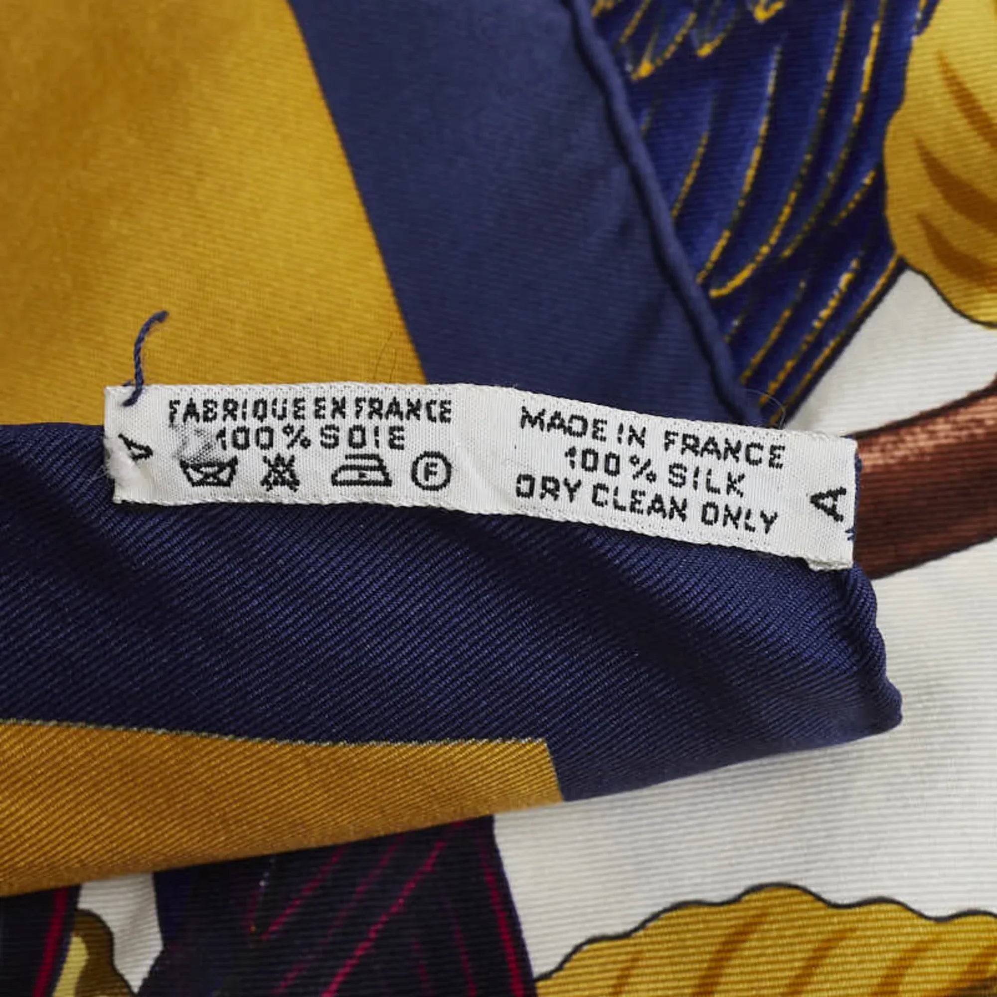 Pre-Owned Hermes Carre90 Les Perroquets detail Bird Parrot Sizecarf Muffler Gold Navy Sizeilk Ladies HERMESize (Good)