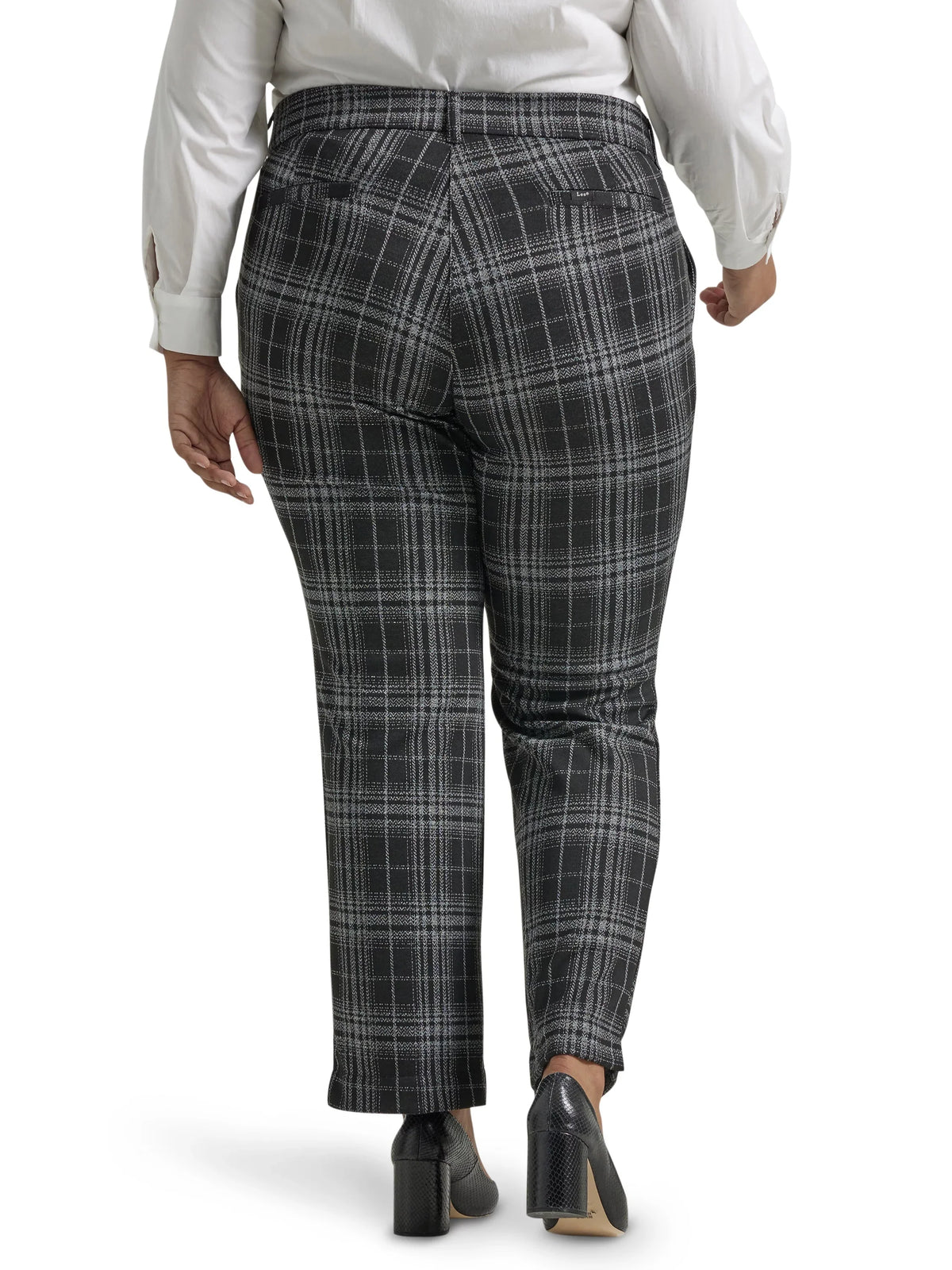 Lee® Women's Plus Regular Fit Sizetraight Knit Pant
