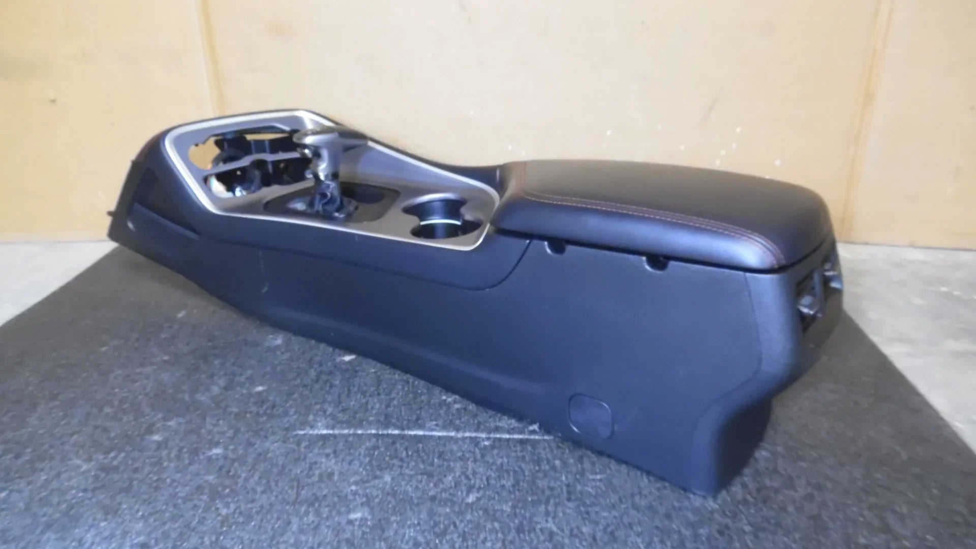 Pre-Owned 2015-2023 Dodge Challenger Center Floor Console w/ Lid Armrest AT Black OEM (Good)