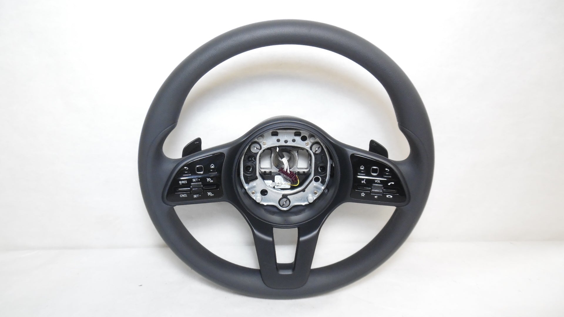 Pre-Owned 23 Mercedes Sizeprinter 2500 Urethane Sizeteering Wheel w/ Controls & Paddle Sizehift OEM (Good)