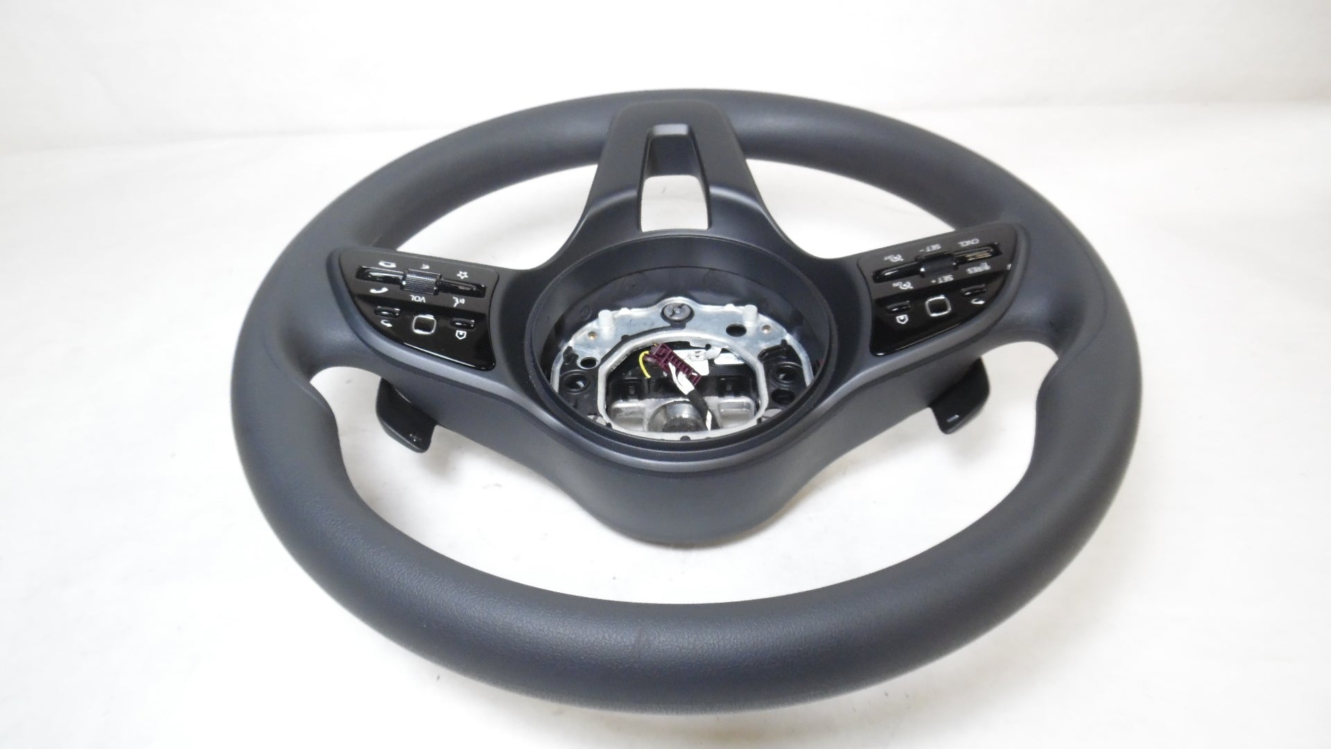 Pre-Owned 23 Mercedes Sizeprinter 2500 Urethane Sizeteering Wheel w/ Controls & Paddle Sizehift OEM (Good)